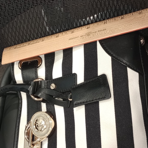 Michael Kors Hamilton Stripe Satche bag LIKE NEW - Picture 12 of 14